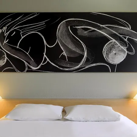 Ibis Koenigsplatz 2*